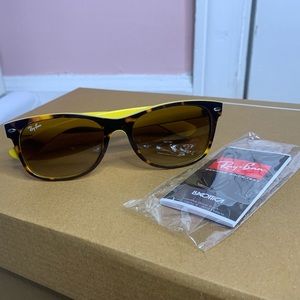 Ray-Ban Wayfarer Sunglasses Unisex